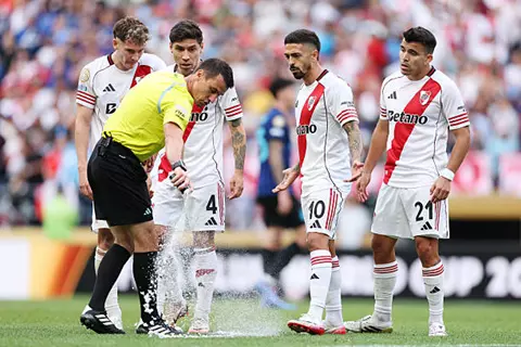 الحلم انتهى.. الحزن يسيطر على الصحف الأرجنتينية بعد إقصاء ريفر بليت من مونديال الأندية